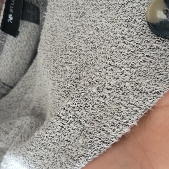 AB Studio Lightweight Pacho Size Small - Picture 6 of 10